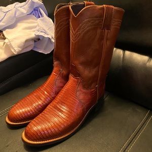 Justin women cowboy boots